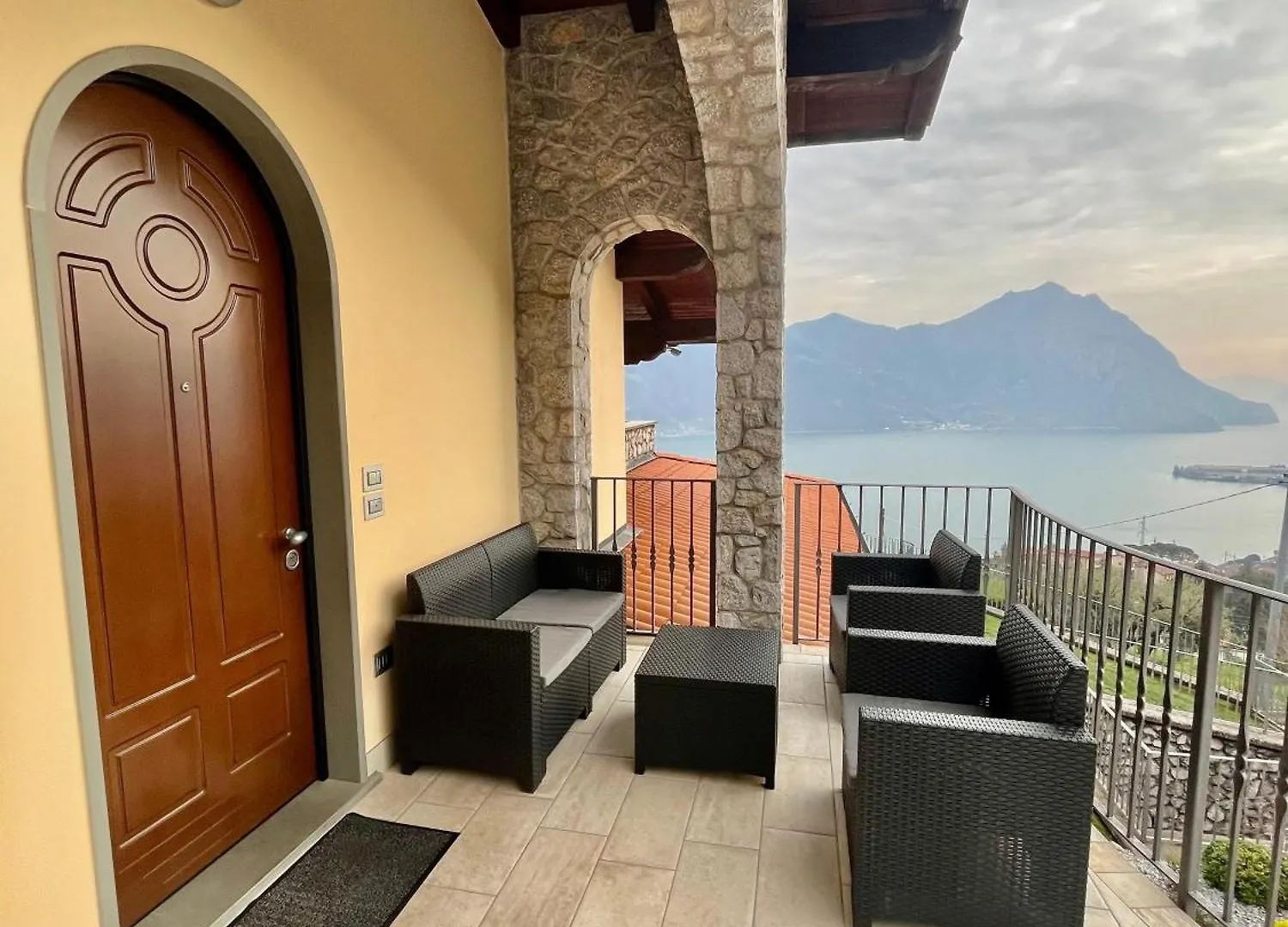 Il Bacio Del Sole Apartment Lovere Italy