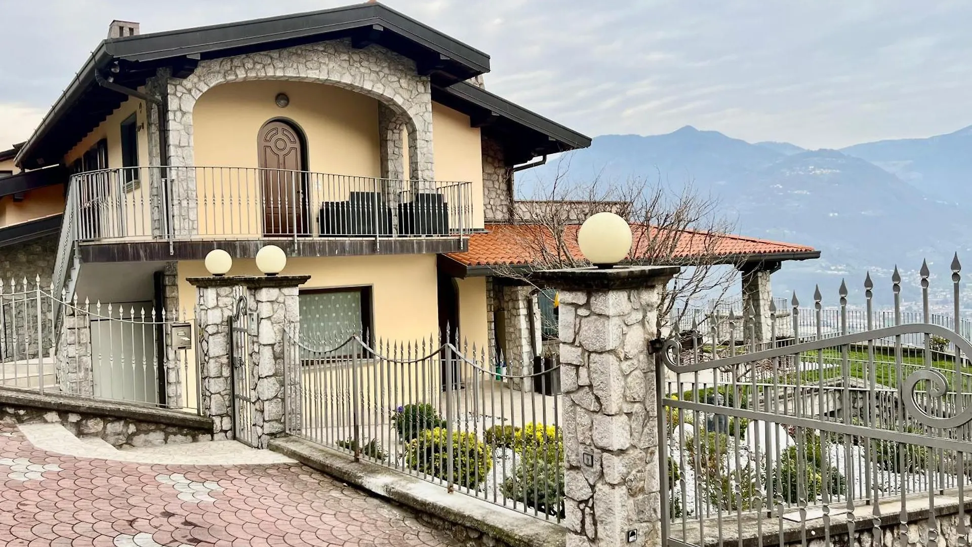 Il Bacio Del Sole Apartment Lovere